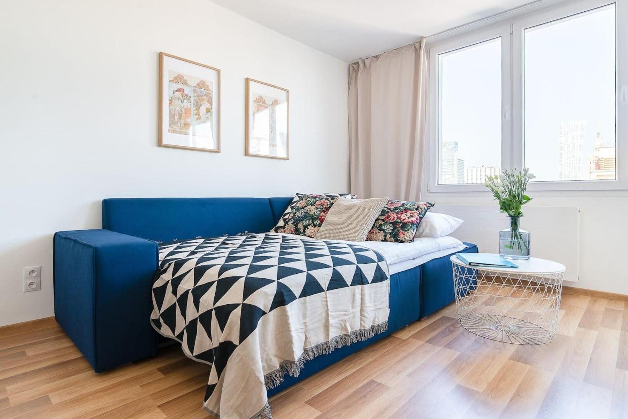 Navy Aesthetic Apartment With Balcony By Noclegi Renters Варшава Екстер'єр фото